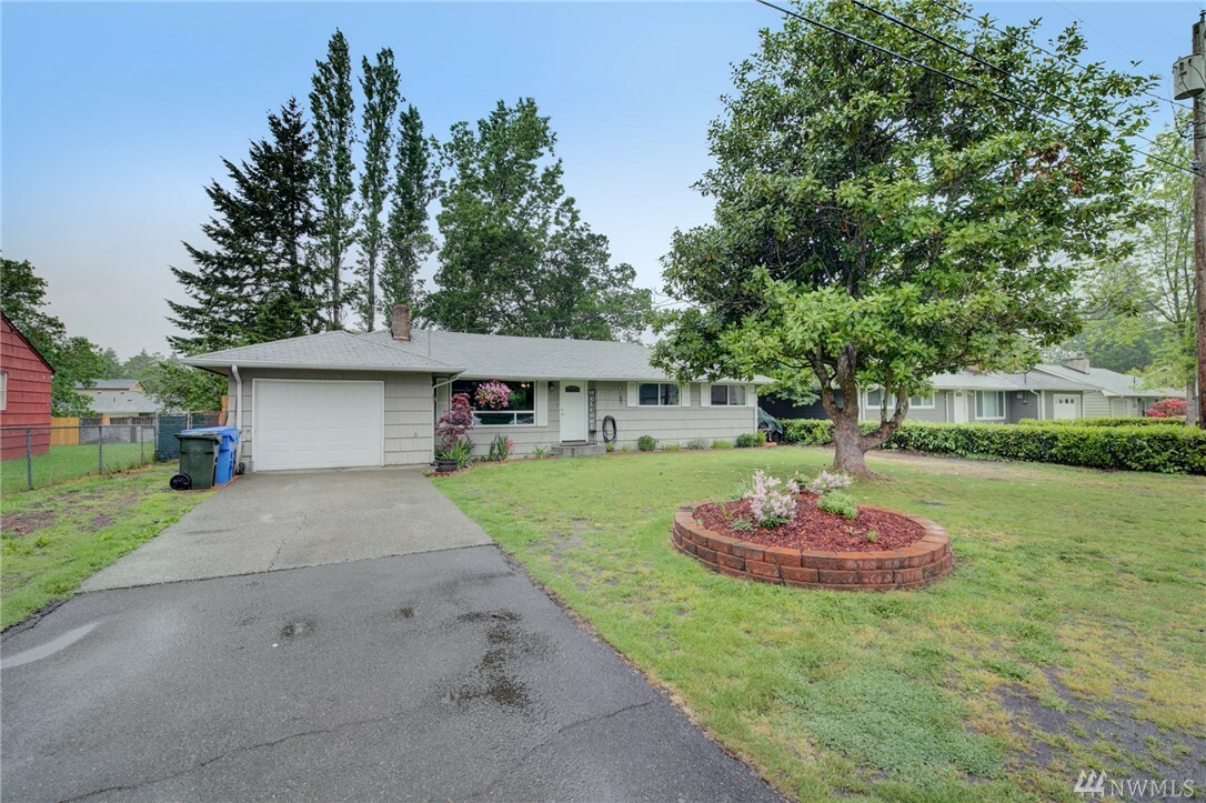 Property Photo:  9825 Forest Ave SW  WA 98498 