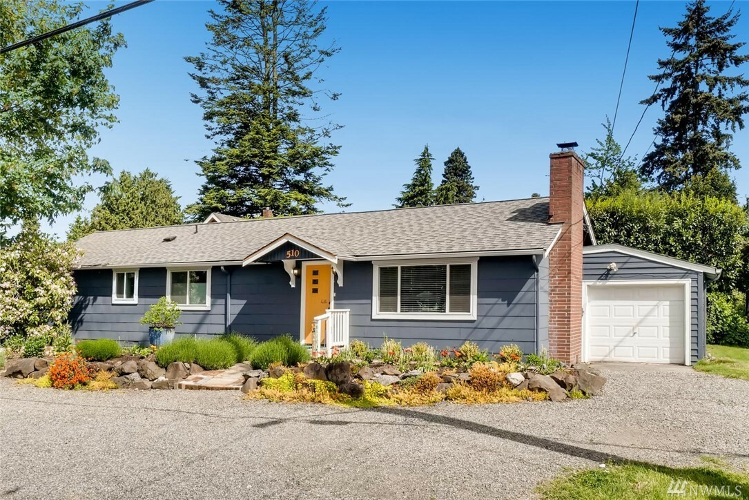 Property Photo:  510 N 90th St  WA 98103 