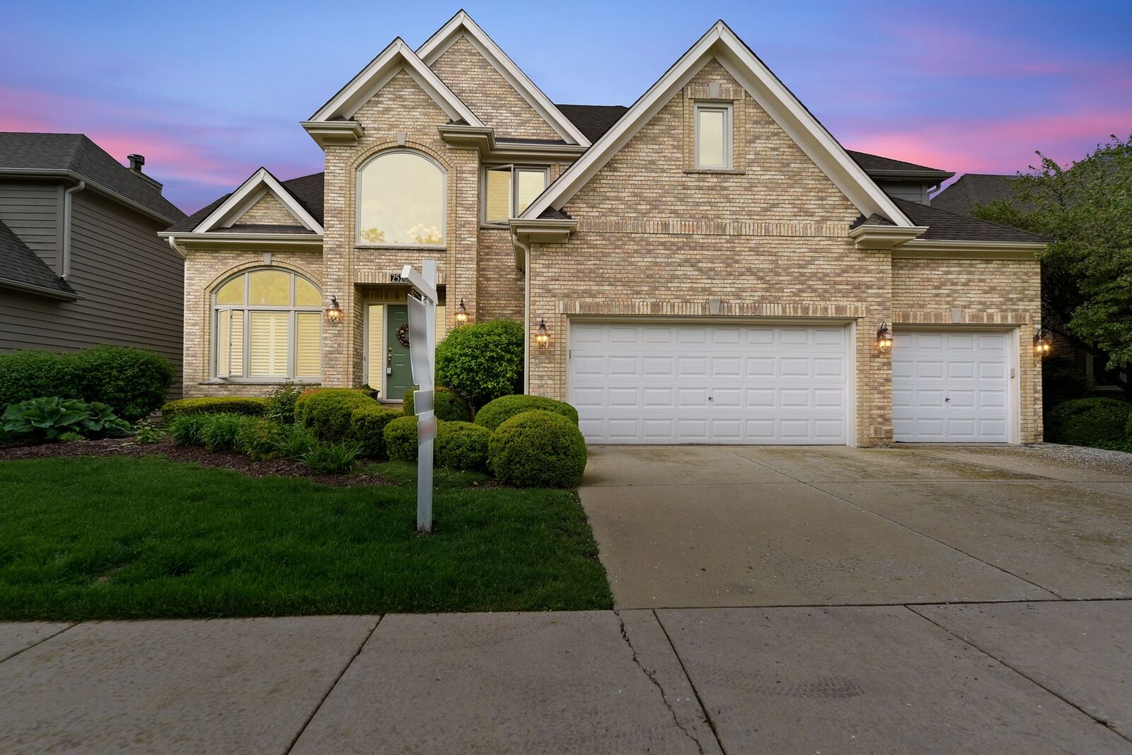 Property Photo: 2520 Sutton Lane IL 60502