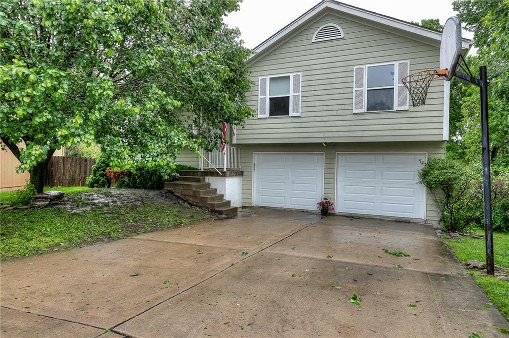 Property Photo:  220 NE 80th Street  MO 64118 