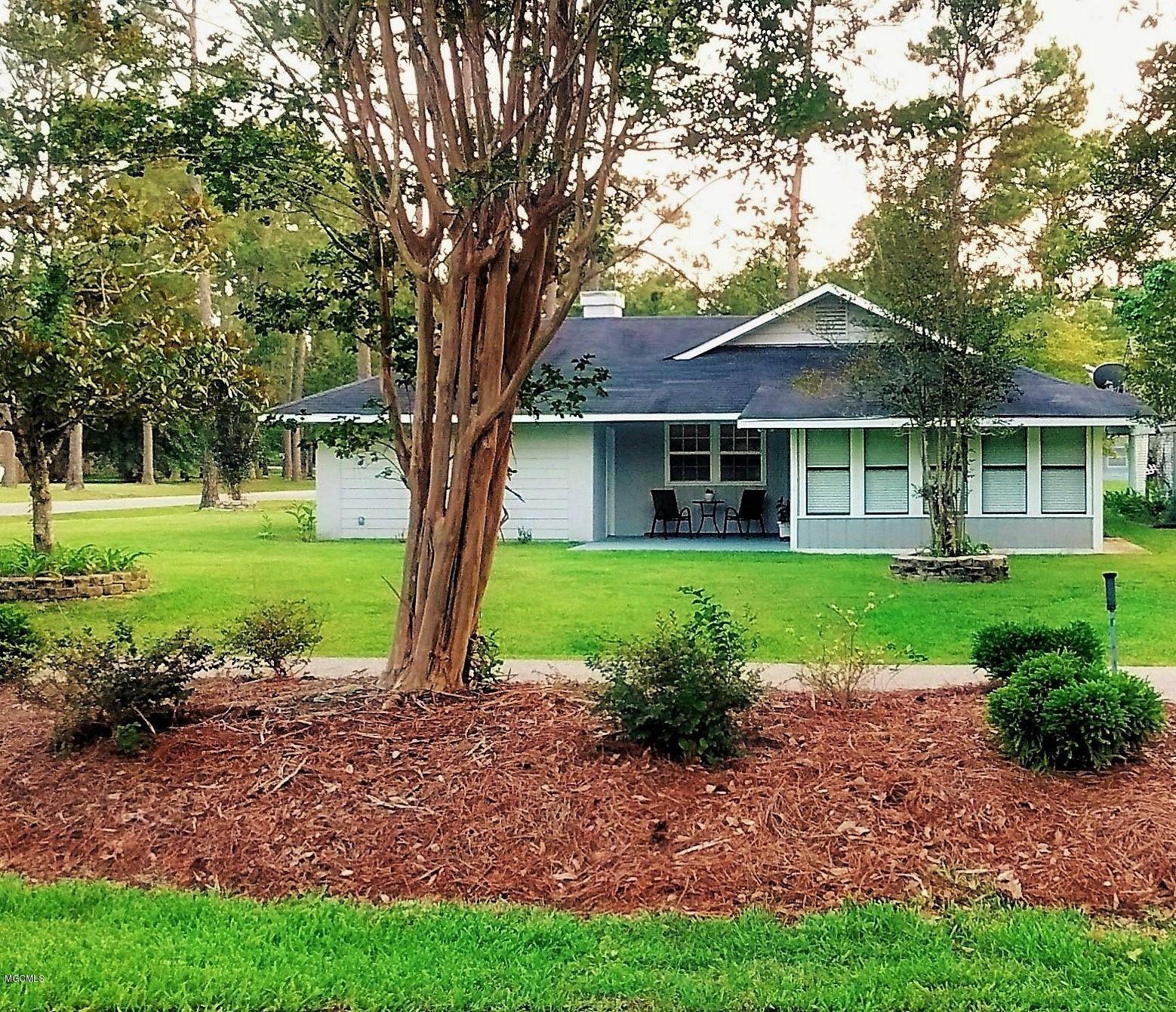 Property Photo:  1 Dogwood Circle  MS 39525 