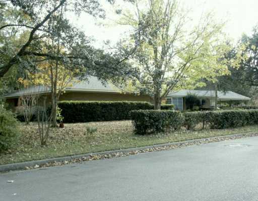 Property Photo:  1002 Columbus  MS 39567 