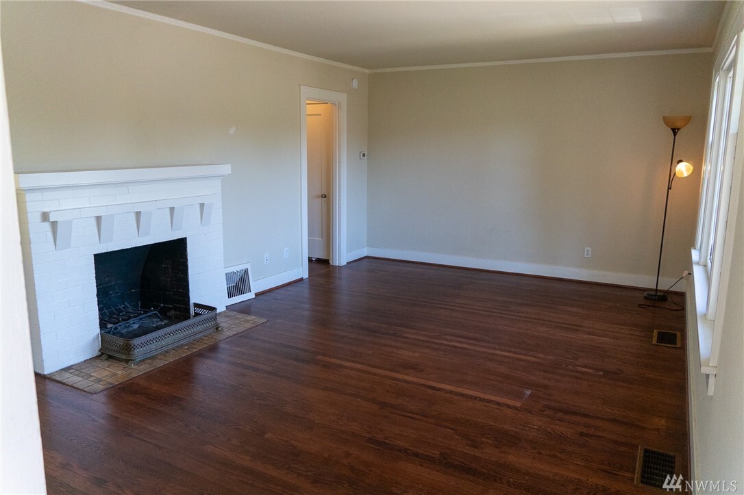 Property Photo: 3608 Friday Ave WA 98201