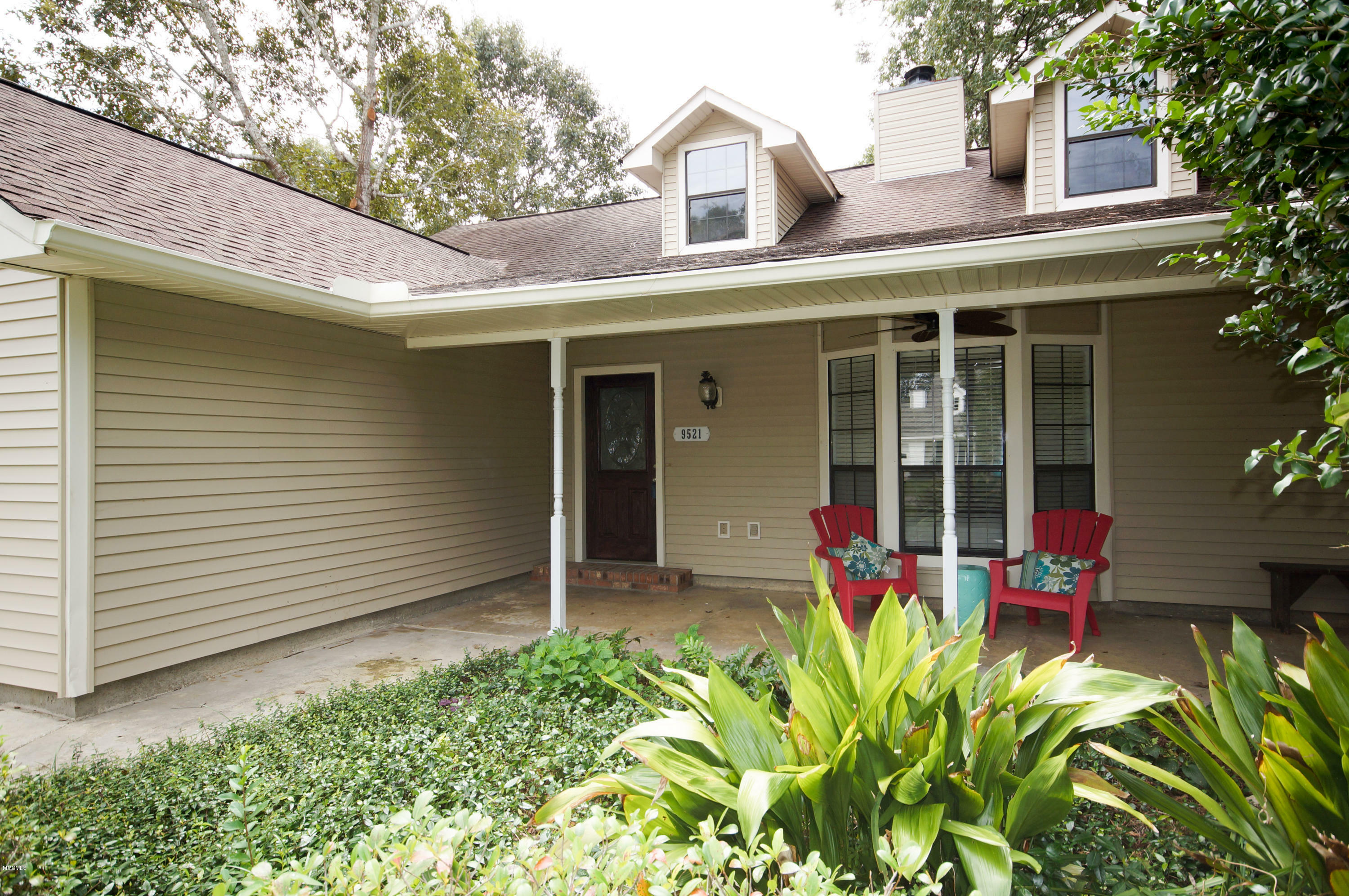 Property Photo: 9521 Laa La Way MS 39525