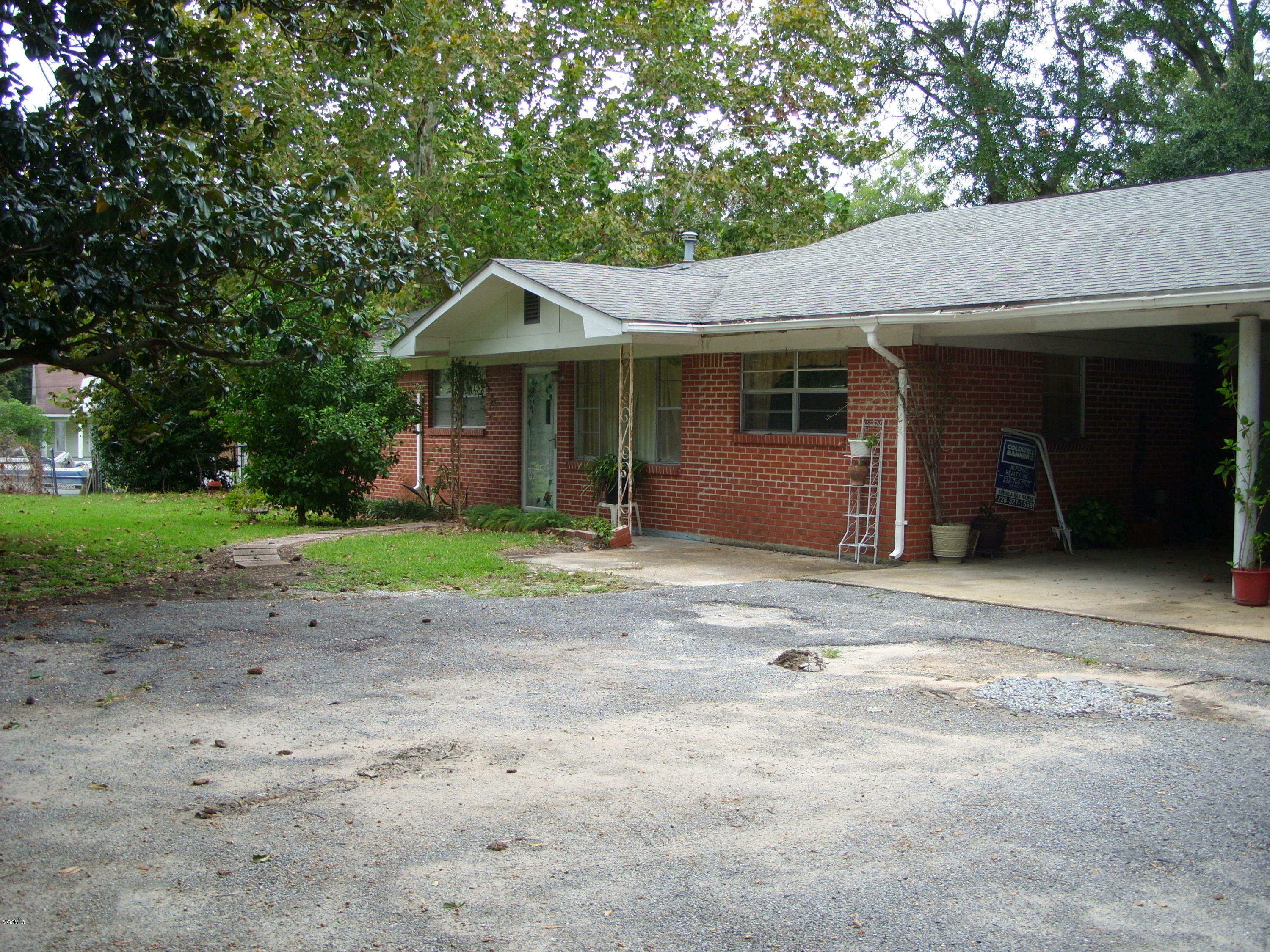 Property Photo:  4049 Jefferson Avenue  MS 39563 