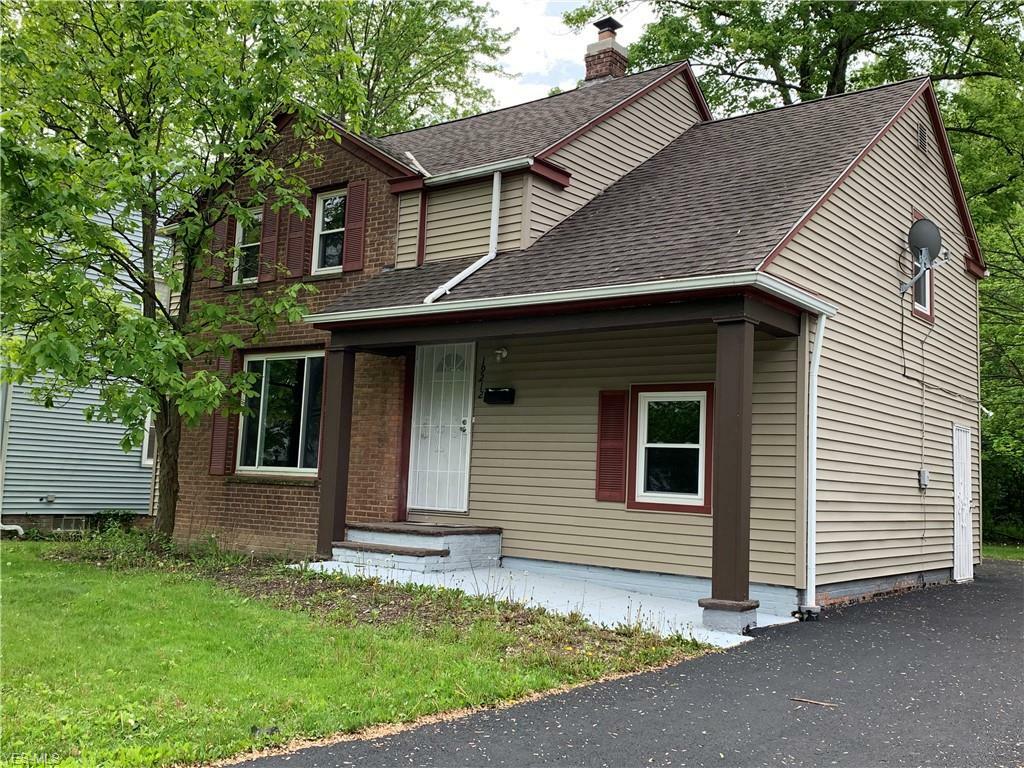 Property Photo: 19212 Shakerwood Road OH 44122