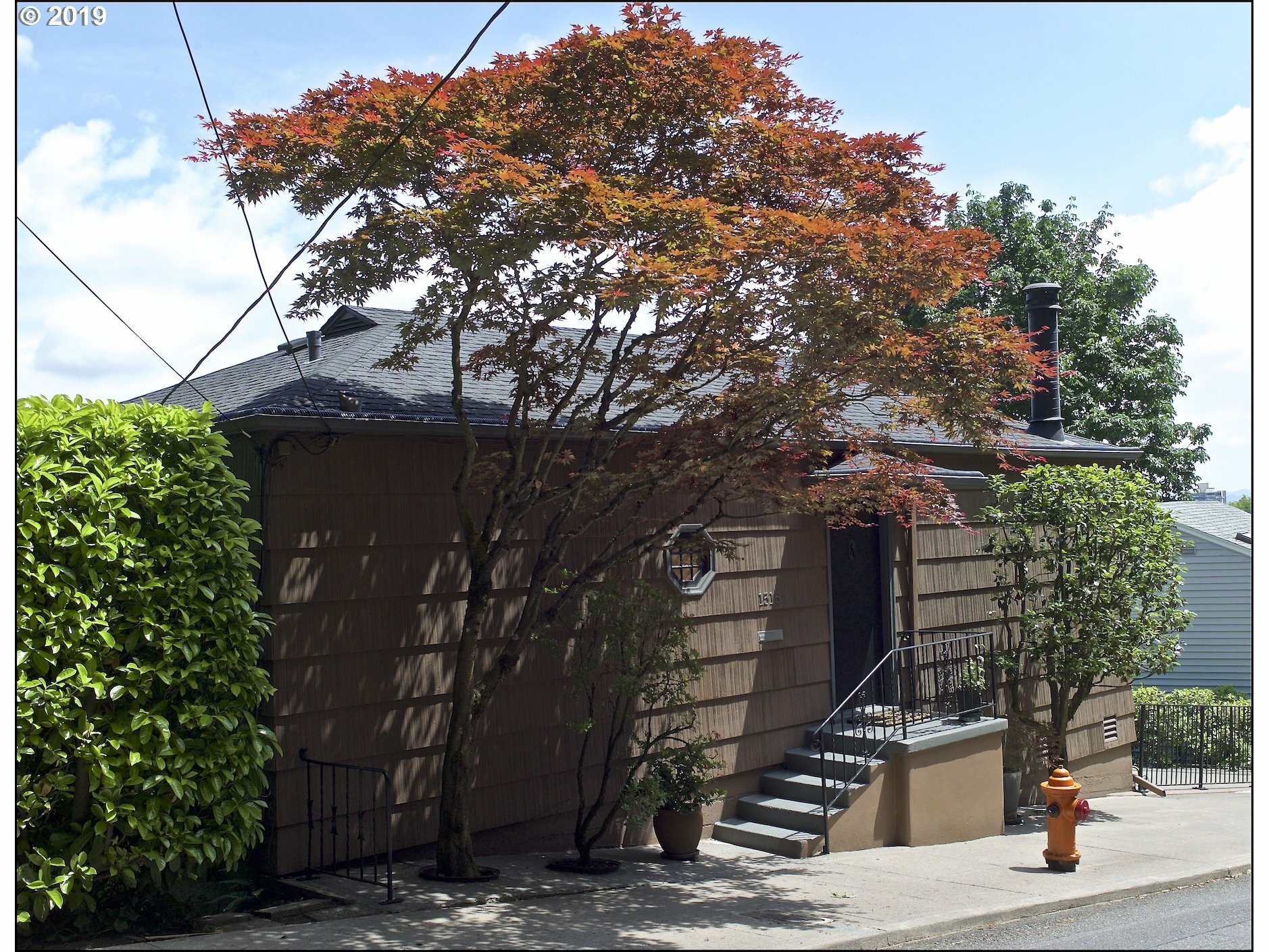 Property Photo: 1515 SW Upper Hall St OR 97201