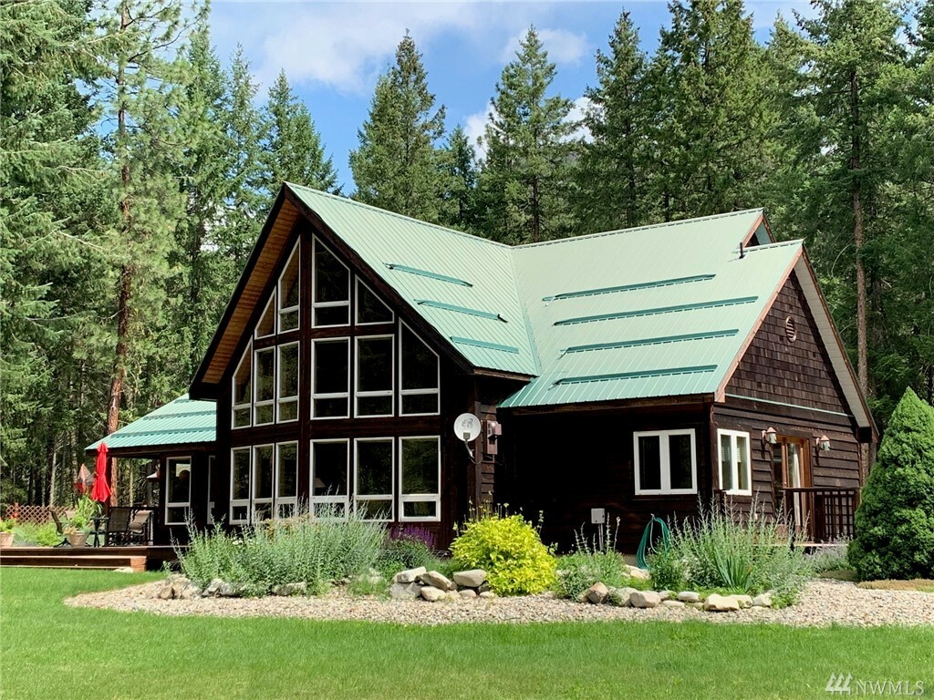 Property Photo:  6 Lupine Rd  WA 98862 