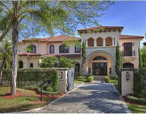 Property Photo:  