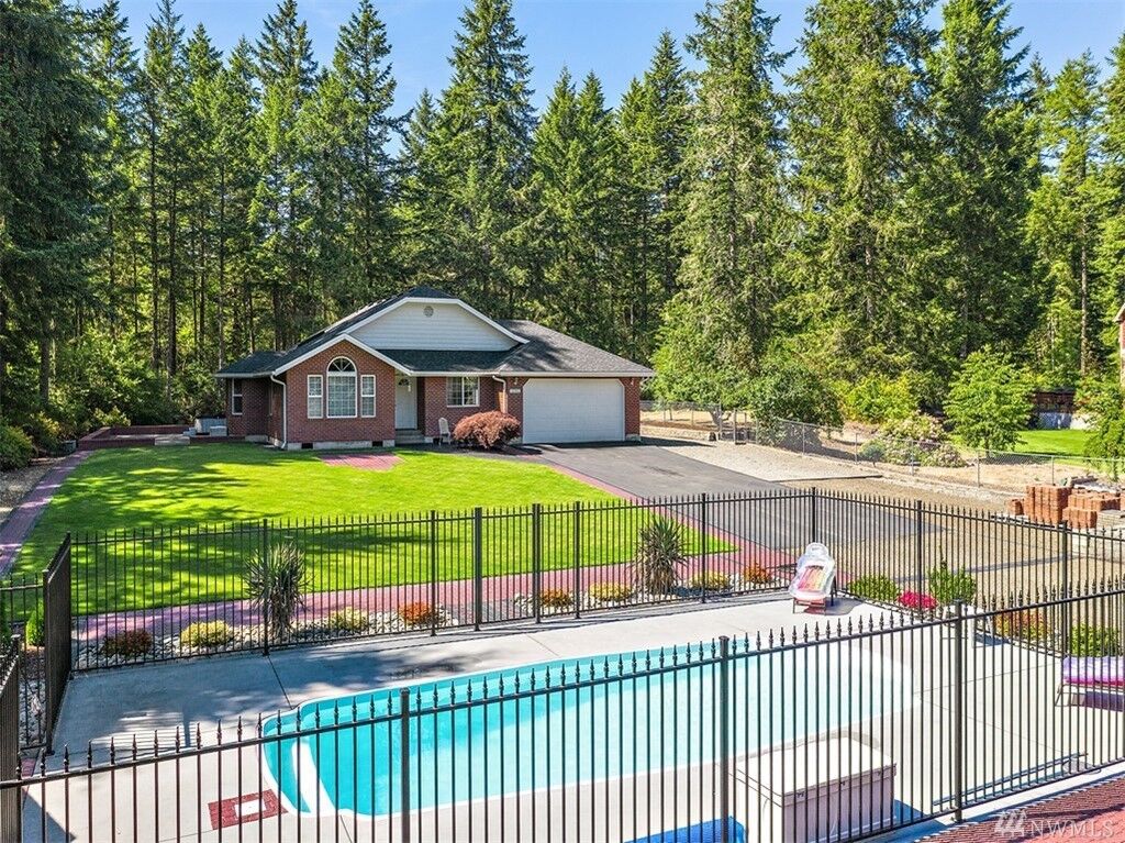Property Photo:  13706 110th Street Court NW  WA 98239 