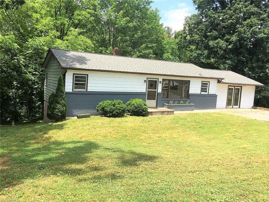 Property Photo:  477 Hilltop Acres Street  NC 28659 