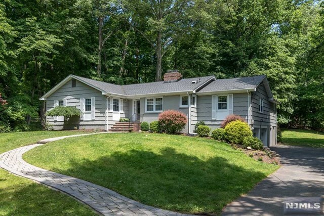 Property Photo:  29 Ripplewood Drive  NJ 07458 