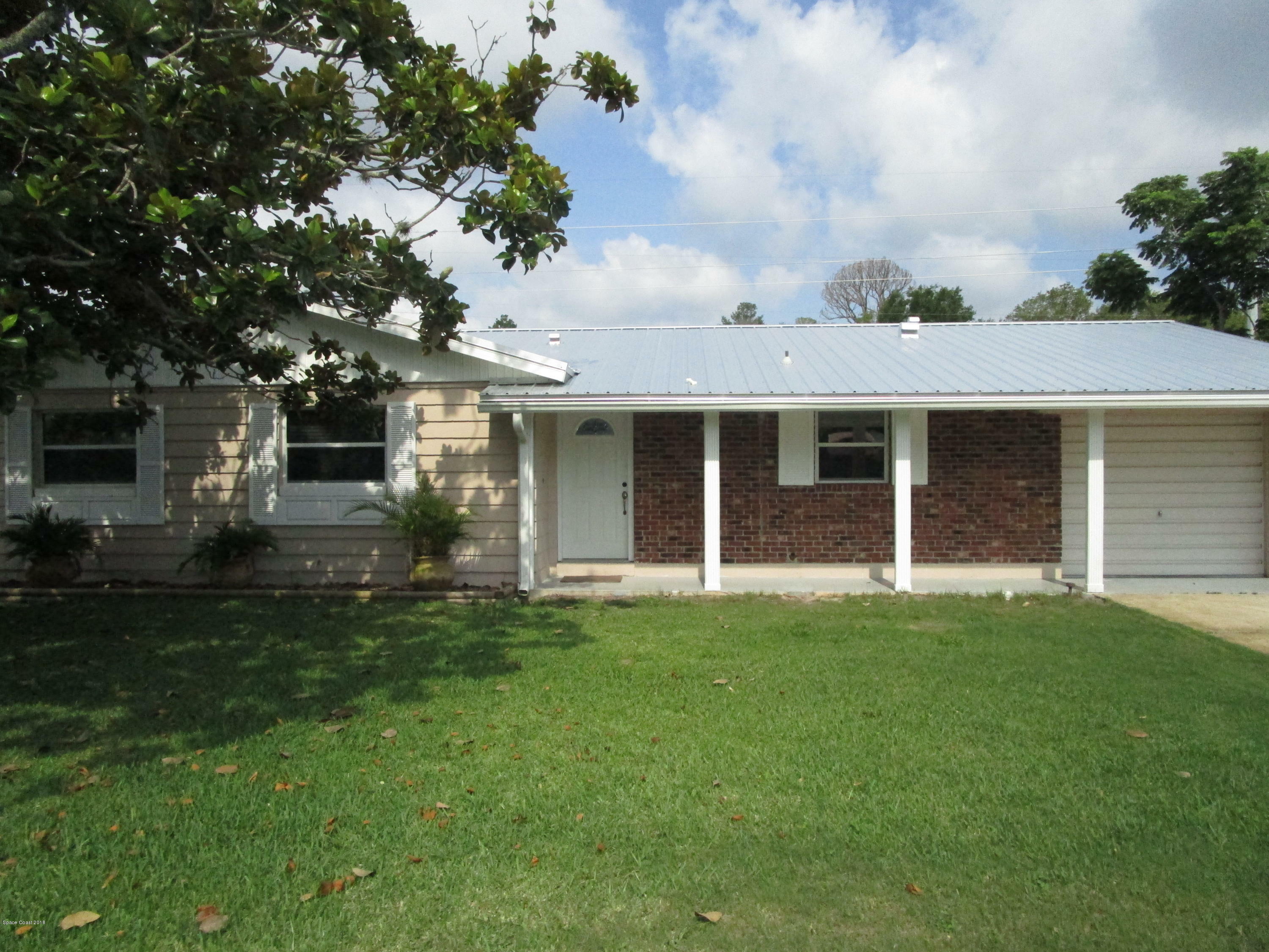 Property Photo:  5240 Sandra Drive  FL 32780 