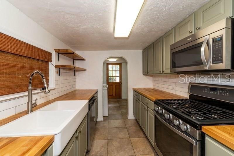 Property Photo: 149 E Grant Street FL 32806