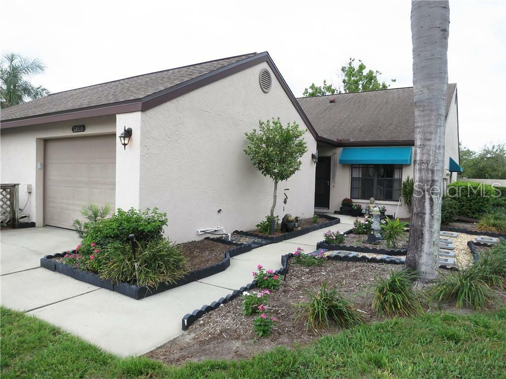 Property Photo:  5850 Clubside Drive 7624  FL 34243 