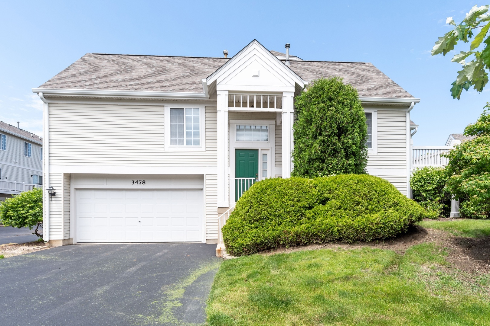 Property Photo: 3478 Ravinia Circle IL 60504