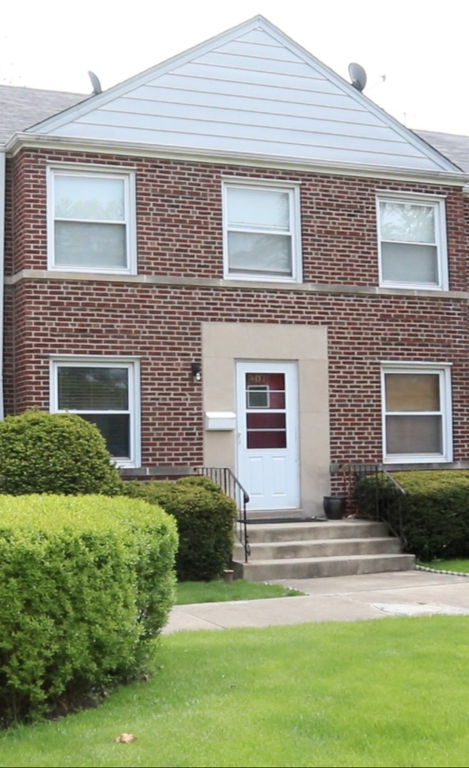 Property Photo:  407 Dodge Avenue  IL 60202 