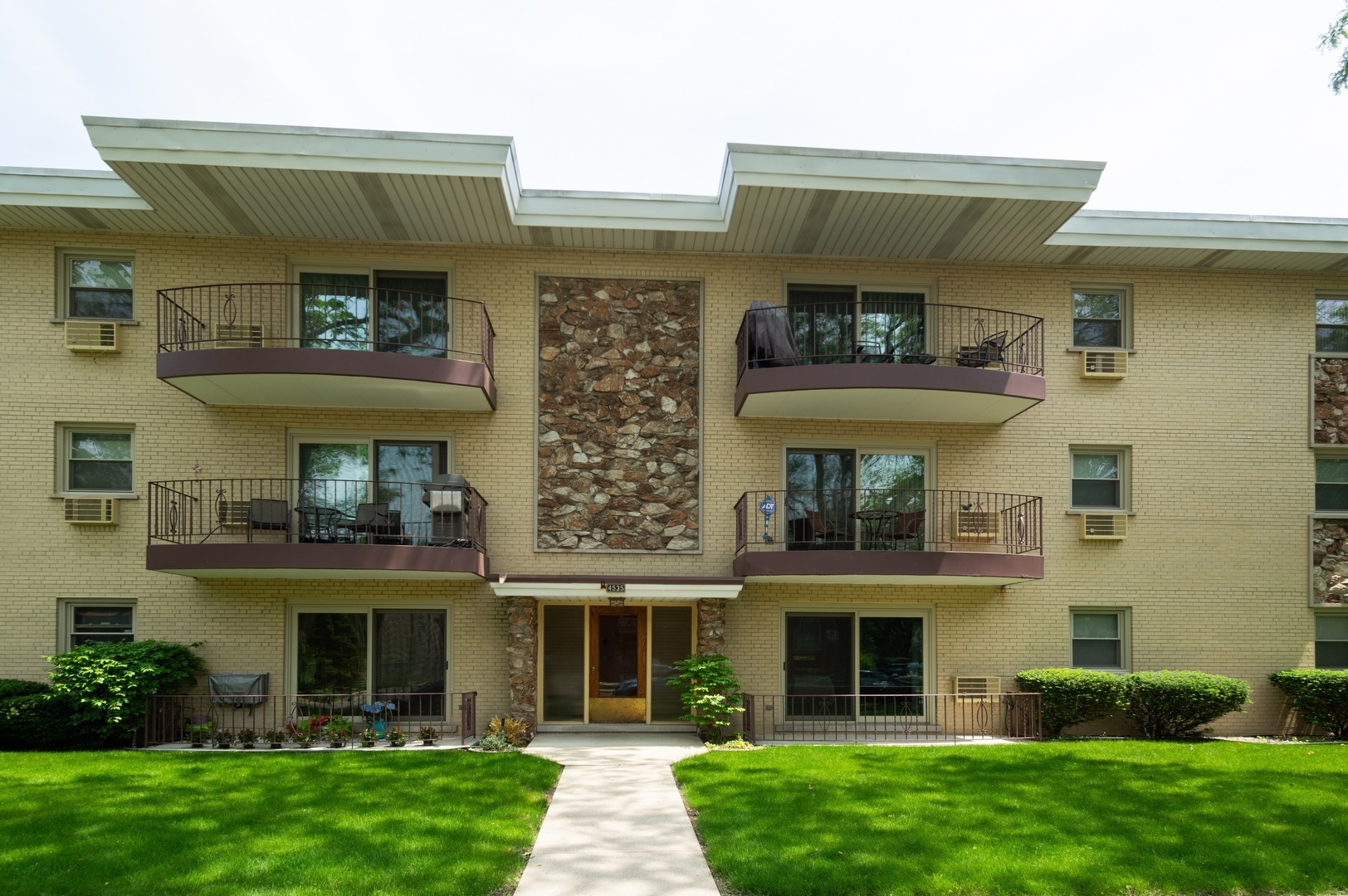 Property Photo: 4535 North Long Avenue 1A IL 60630