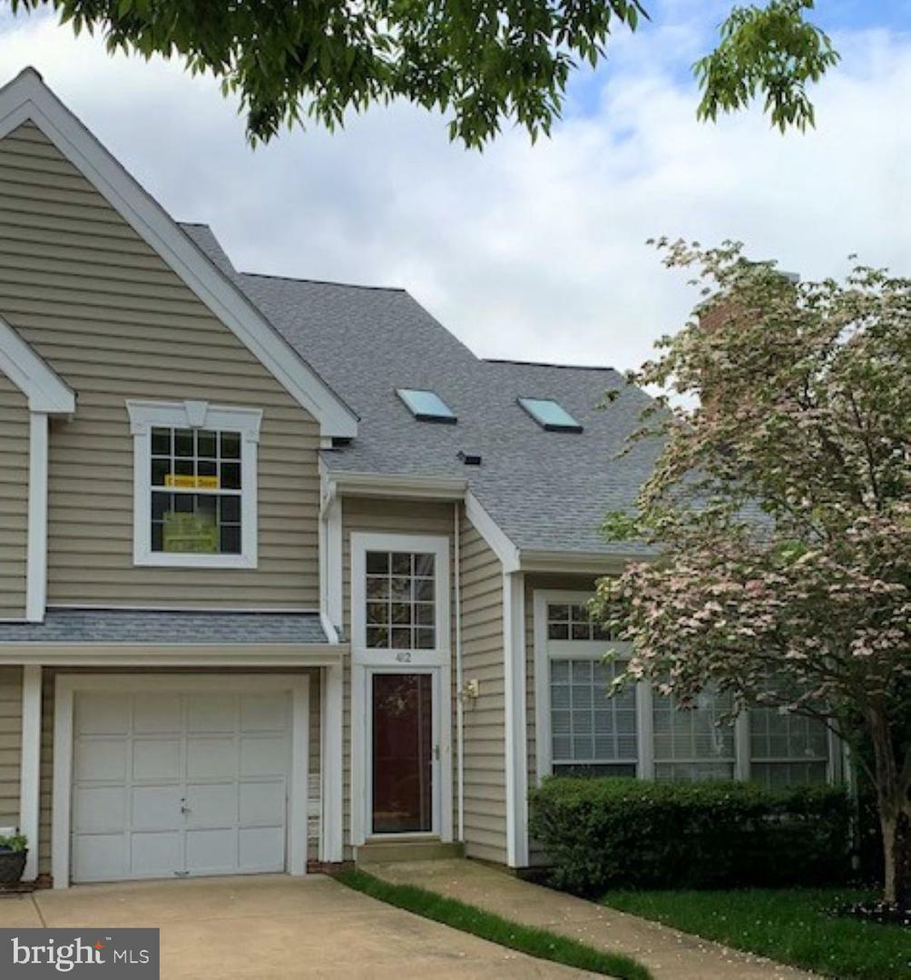 Property Photo: 412 Overlook Drive 8 VA 22125