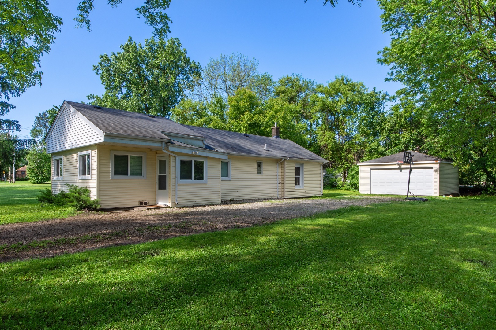 Property Photo:  308 3rd Street  IL 60090 