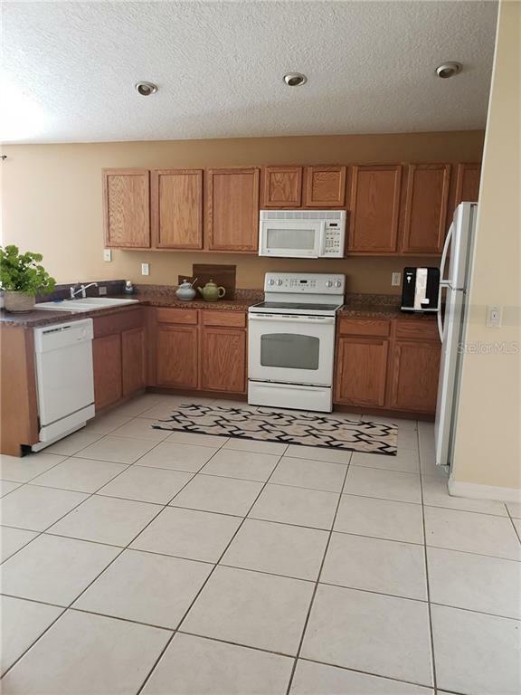 Property Photo:  8004 Lilly Bay Court  FL 33534 