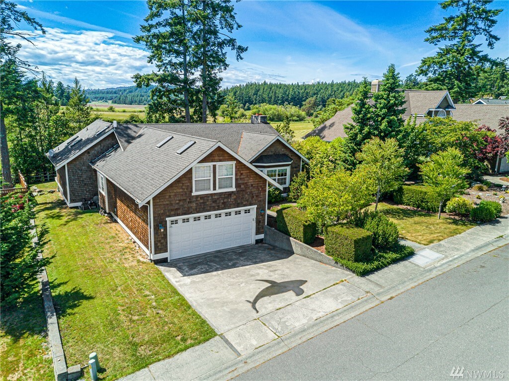 Property Photo:  503 W Kelsando Cir  WA 98250 