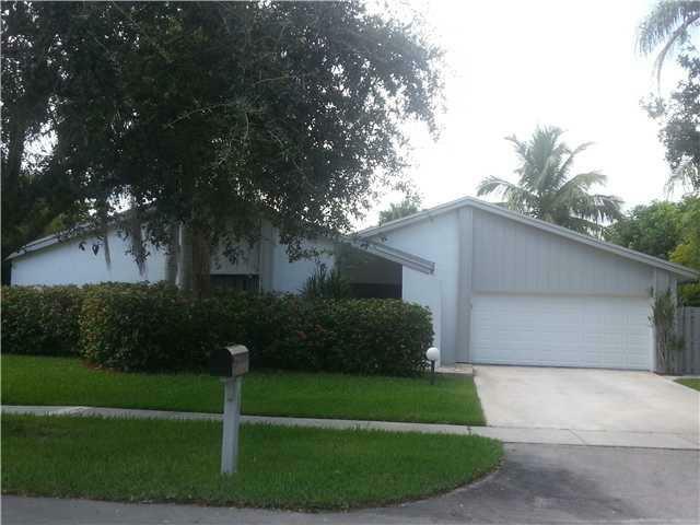 Property Photo:  13500 SW 108 St Circle South  FL 33186 