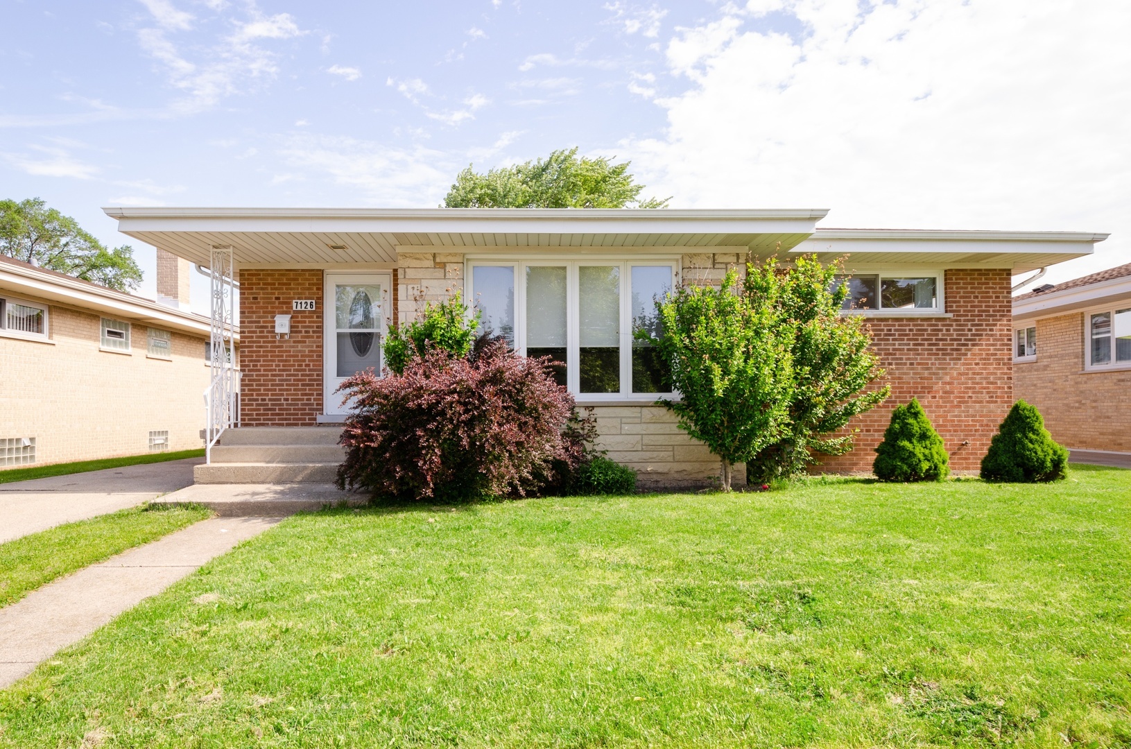 Property Photo:  7126 West Wright Terrace  IL 60714 