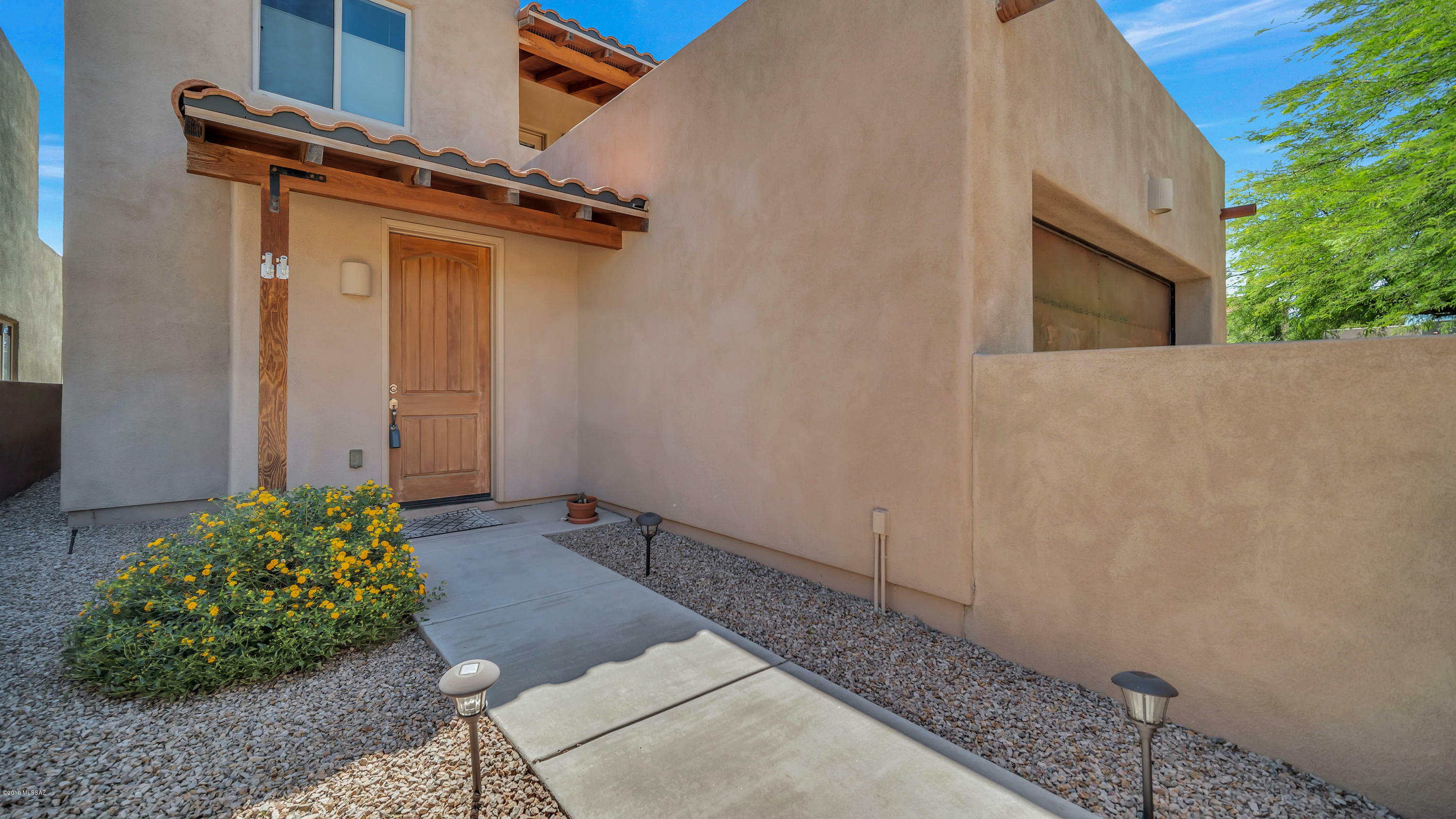 Property Photo:  2608 N Sahuara Place  AZ 85712 