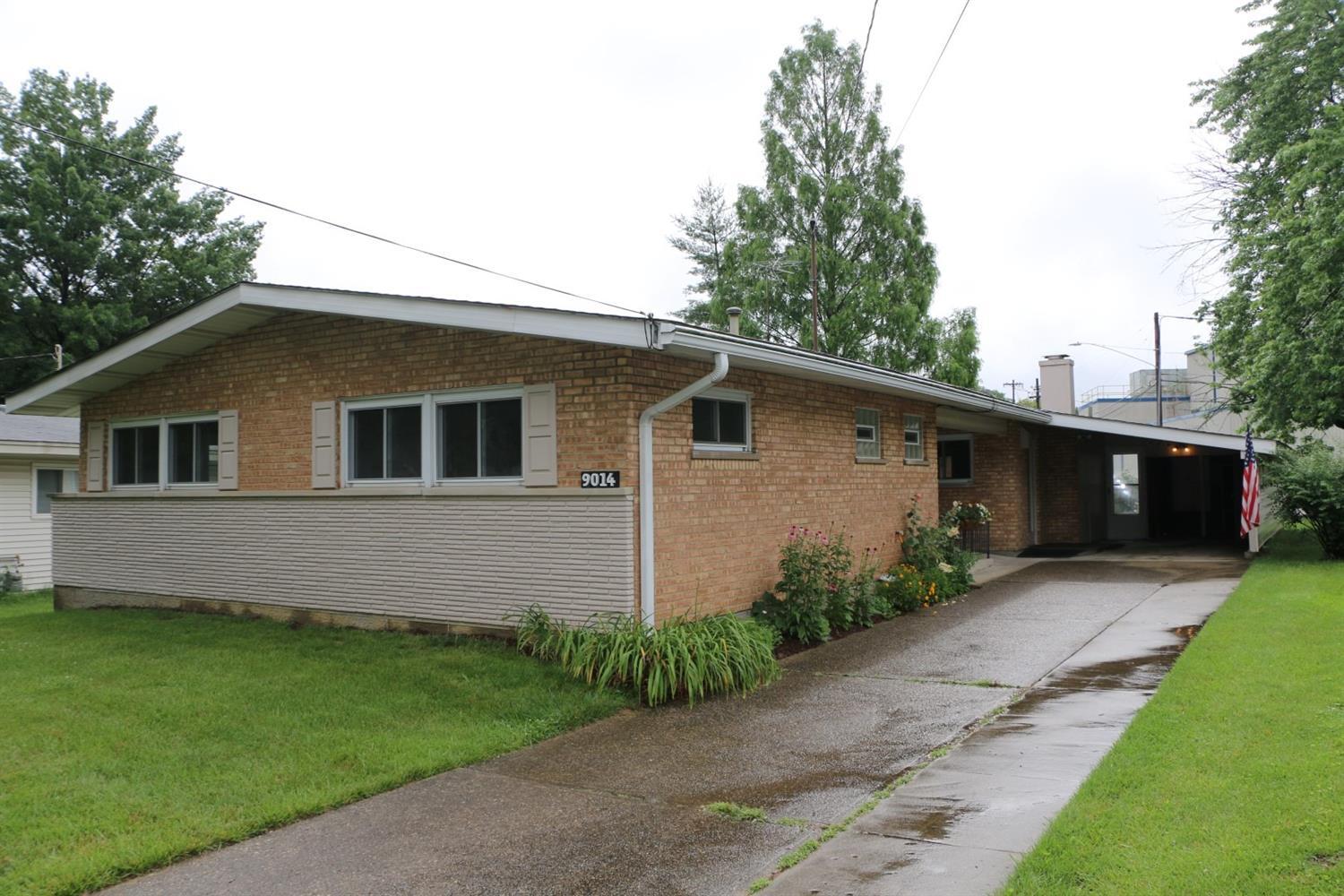 Property Photo: 9014 Fontainebleau Terrace OH 45231