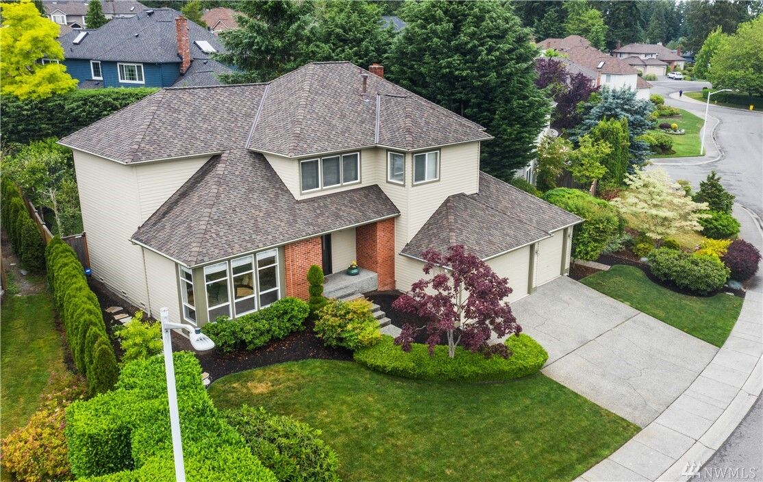 Property Photo: 11318 34th Dr SE WA 98208