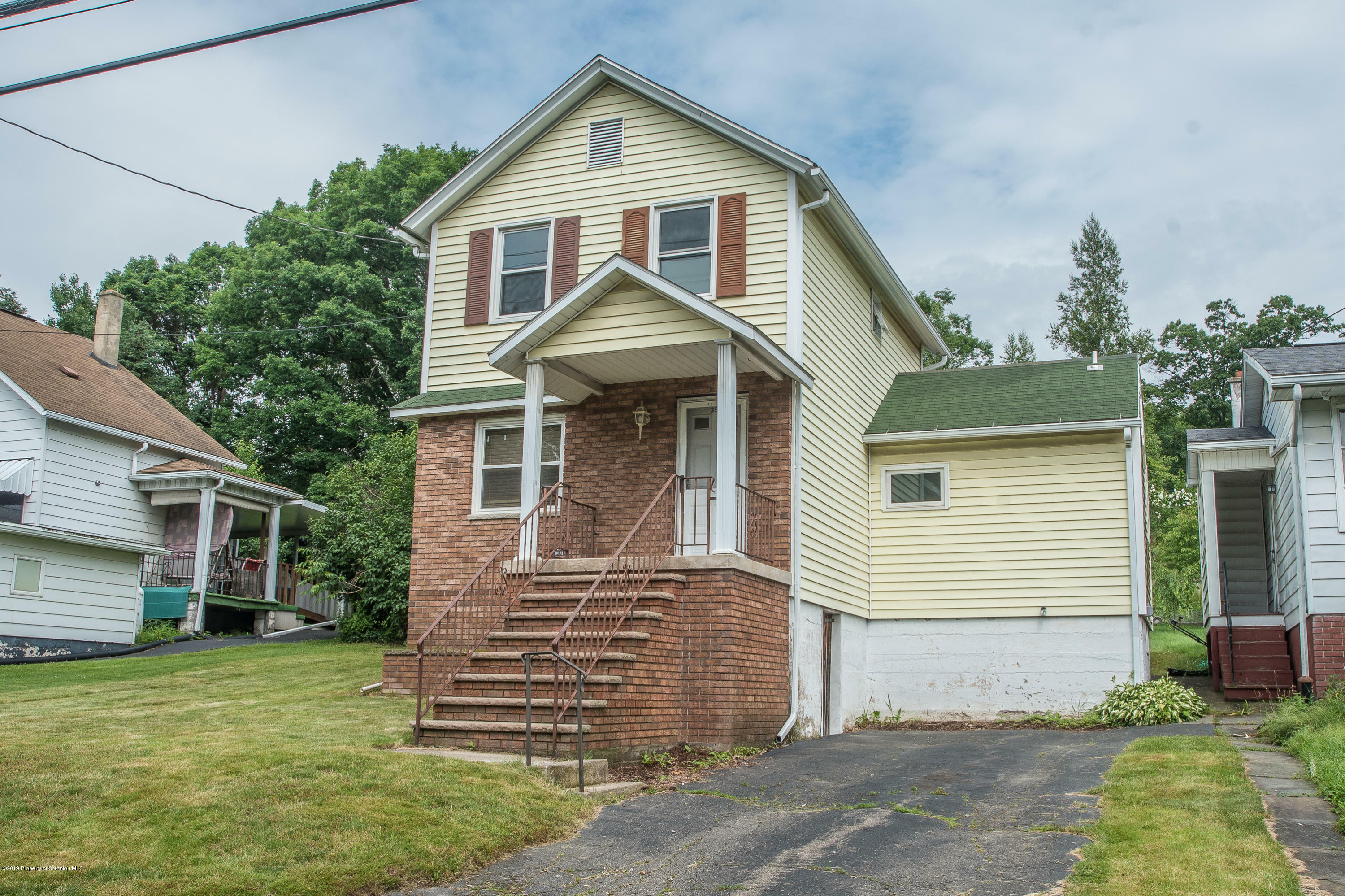 351 Irving  Street  Sturges PA 18447 photo