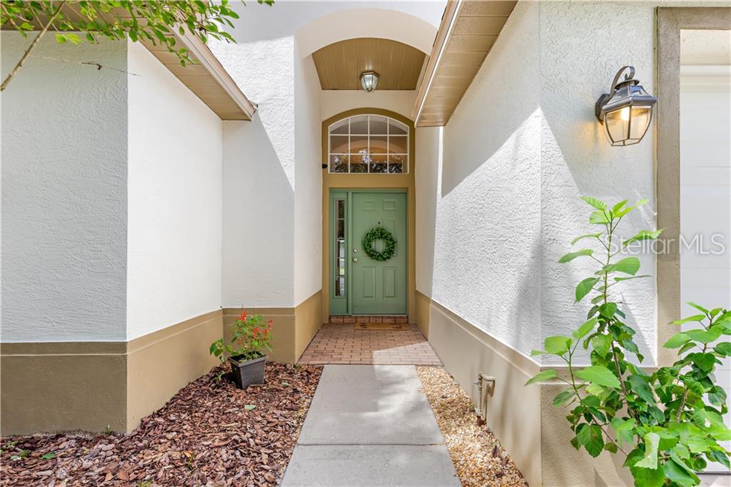 Property Photo: 12305 Glenfield Avenue FL 33626