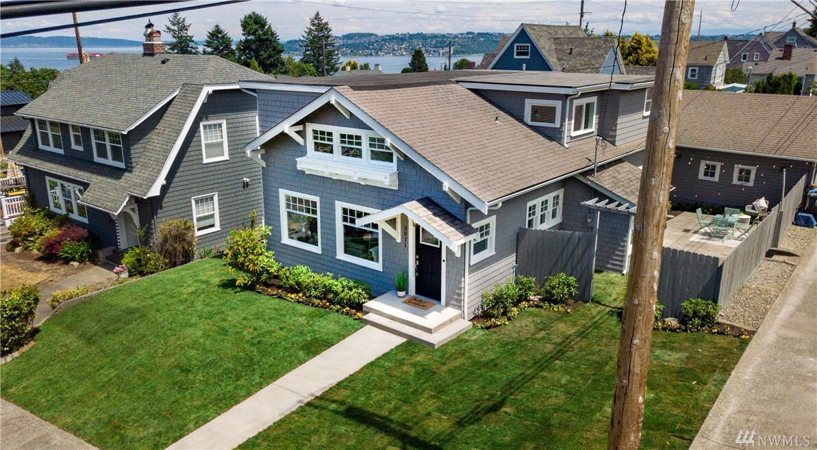 Property Photo:  3011 N Warner St  WA 98407 