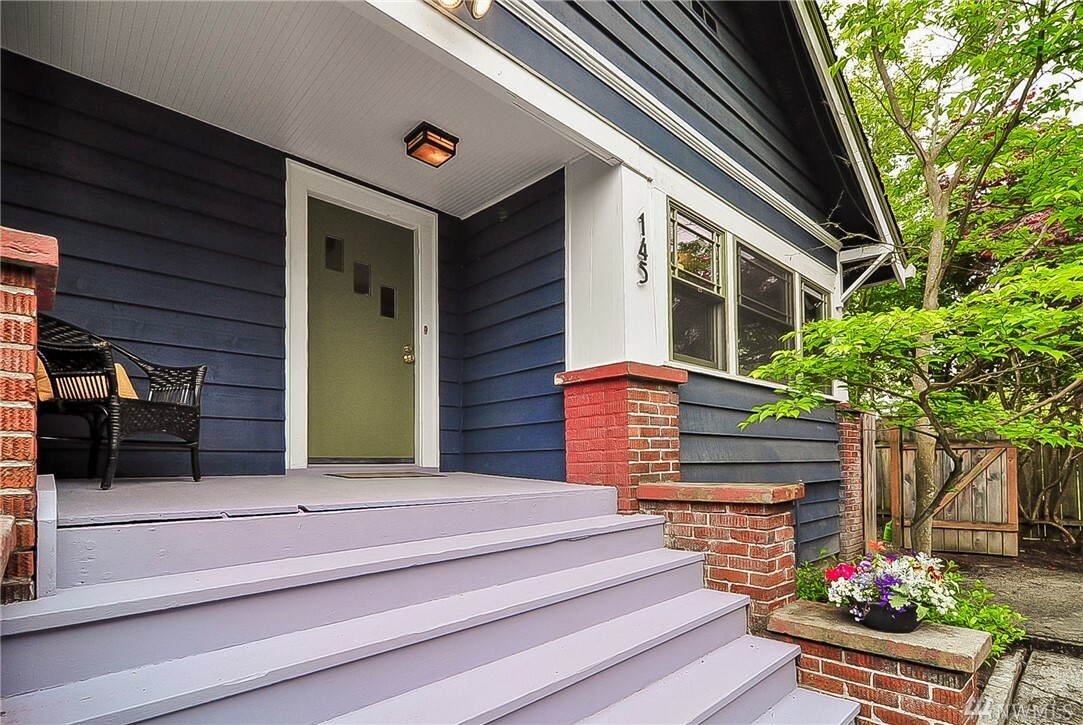 Property Photo: 145 NE 59th St WA 98105