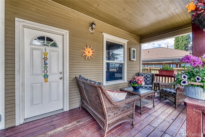 Property Photo:  1608 E Pioneer Ave  WA 98372 