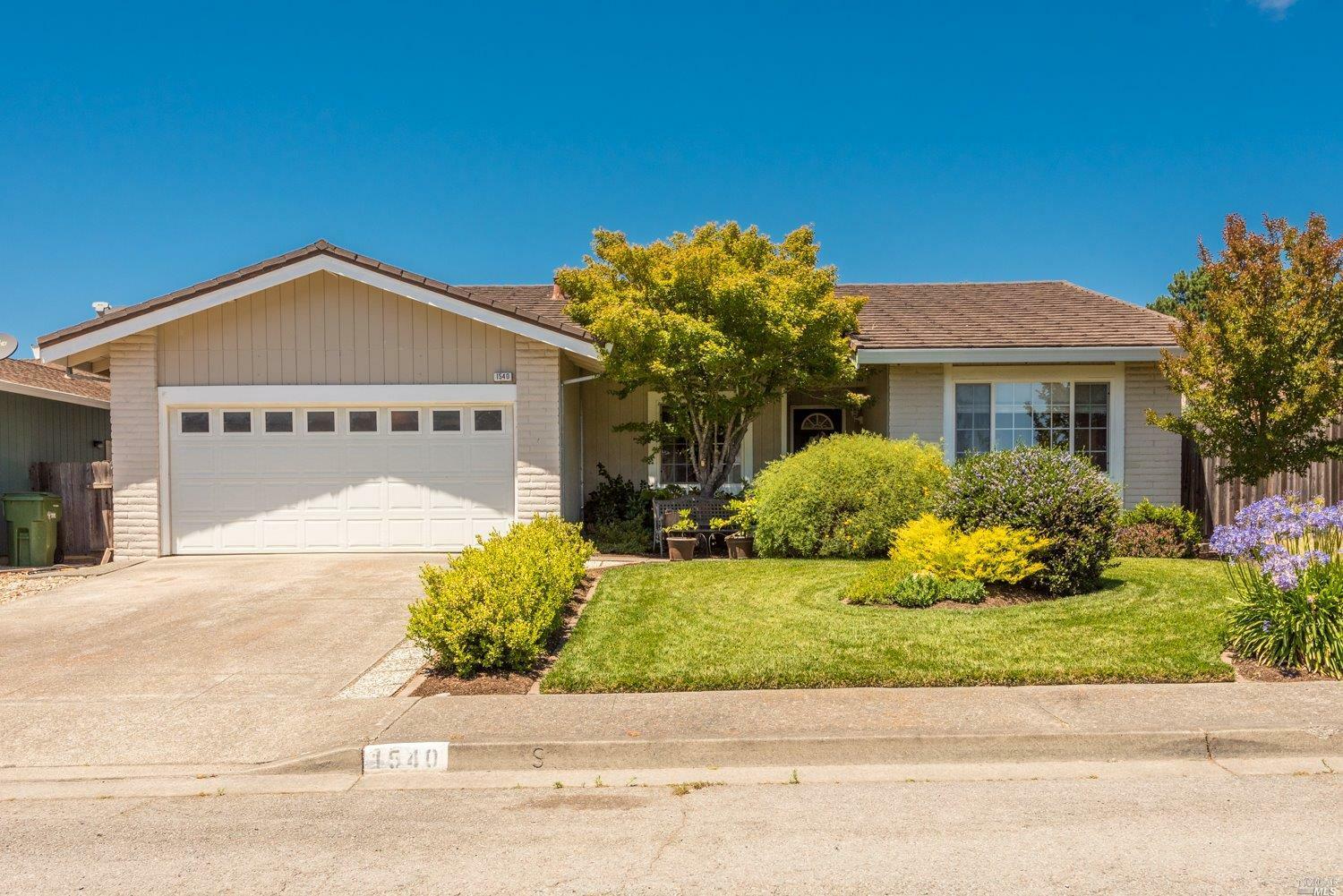 Property Photo:  1540 Griffin Way  CA 94928 