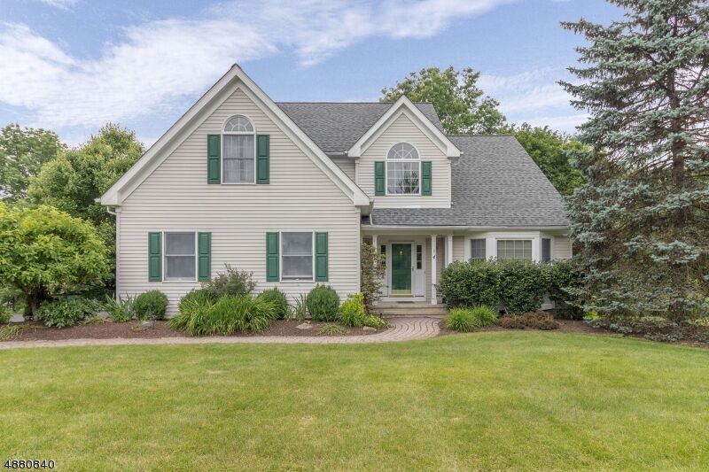 Property Photo:  4 Wildflower Court  NJ 08809 