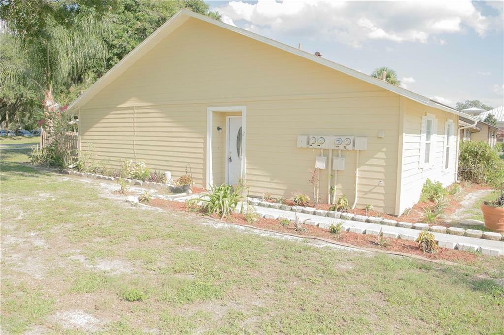 Property Photo: 2 Sandalwood Court FL 32765