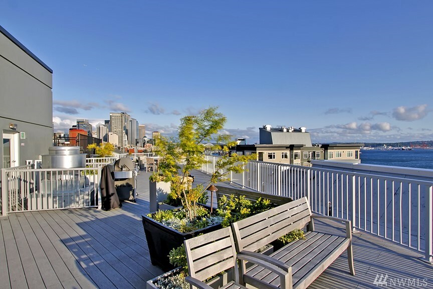 Property Photo:  76 Cedar St Ph1  WA 98121 