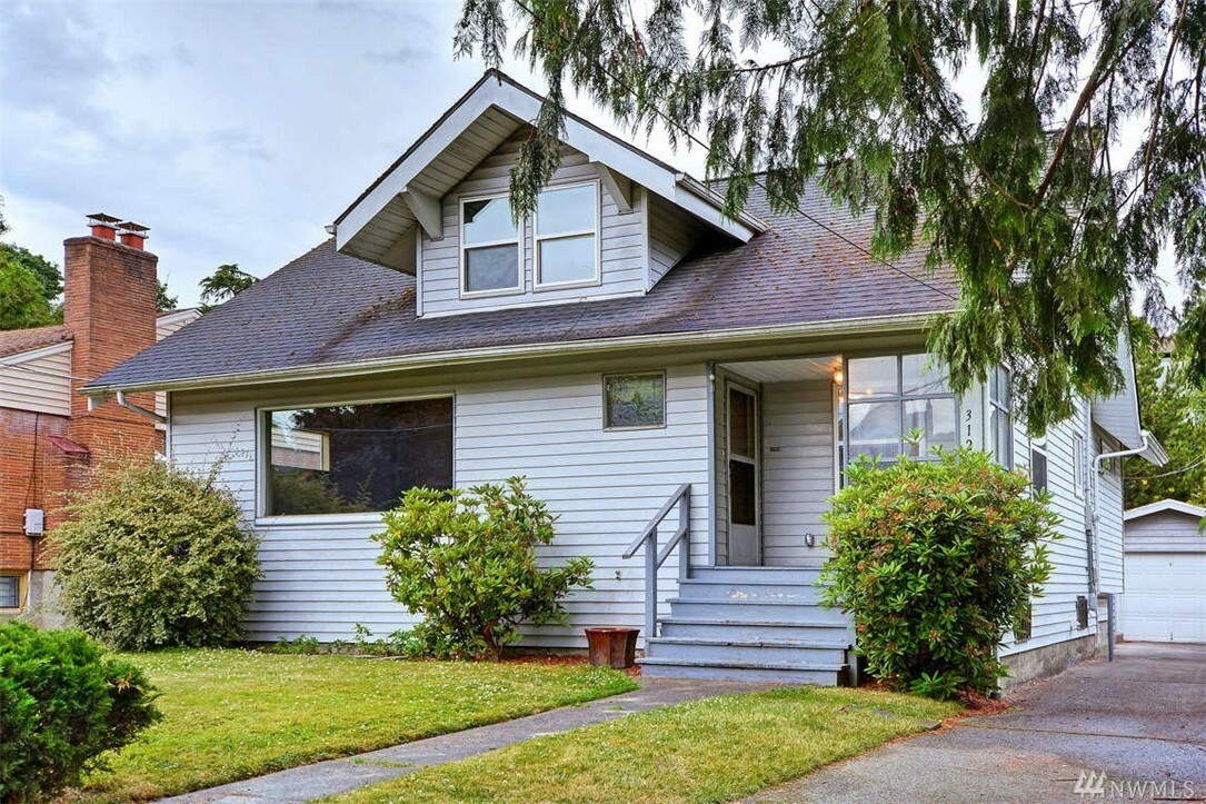 Property Photo:  3128 35th Ave S  WA 98144 