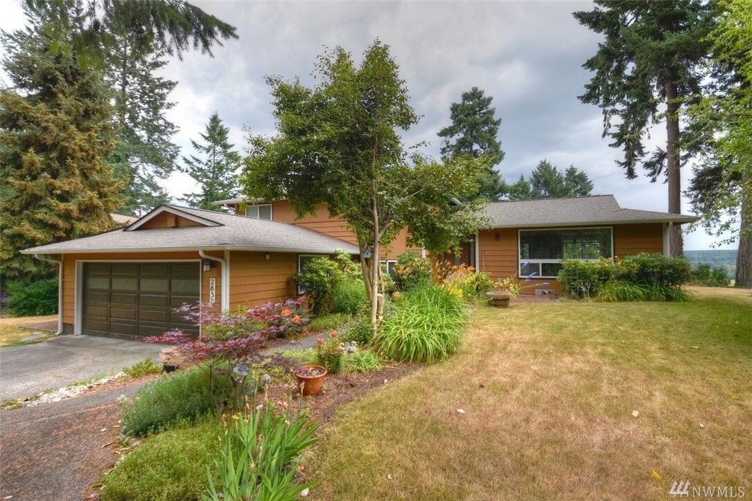 Property Photo: 2832 Nisqually View Lp NE WA 98516