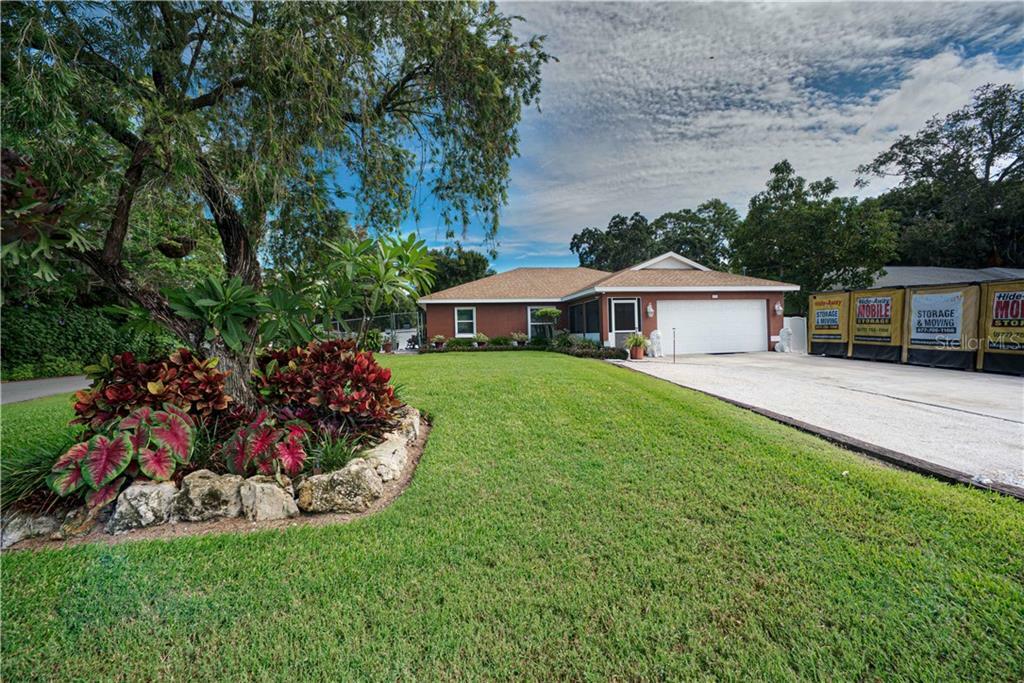 Property Photo:  3035 Edgewood Terrace  FL 34231 