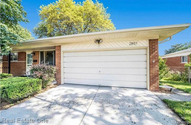 Property Photo:  2857 Sherbourne Drive  MI 48083 