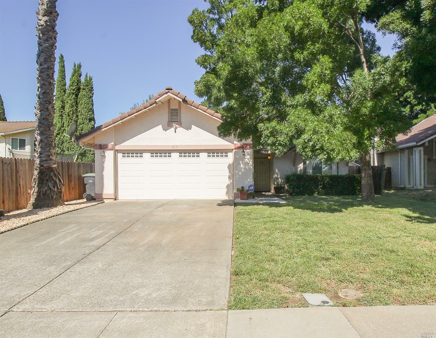 Property Photo:  219 Concord Avenue  CA 94533 