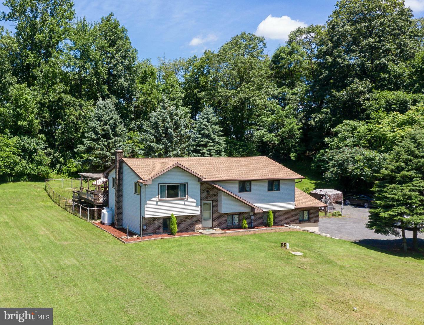 Property Photo:  32 Juniper Lane  PA 19560 
