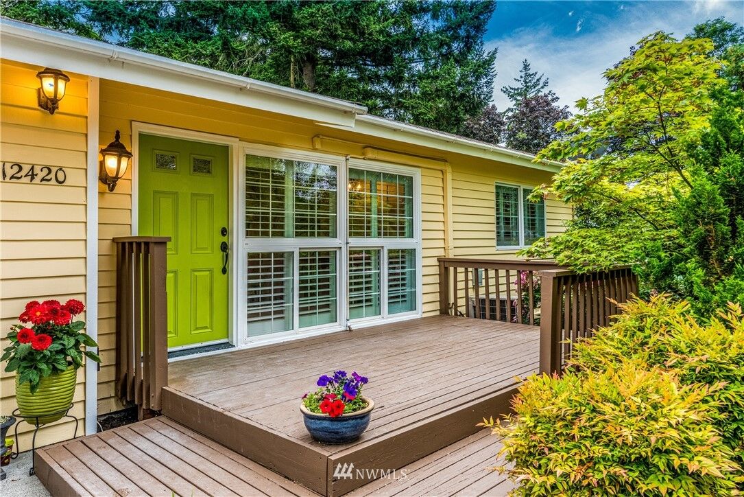 Property Photo: 12420 8th Avenue SW WA 98146