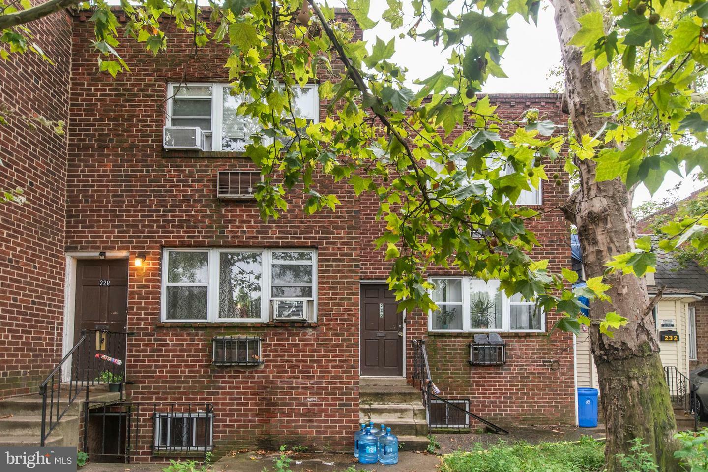 Property Photo: 228 W Roosevelt Boulevard 30 PA 19120