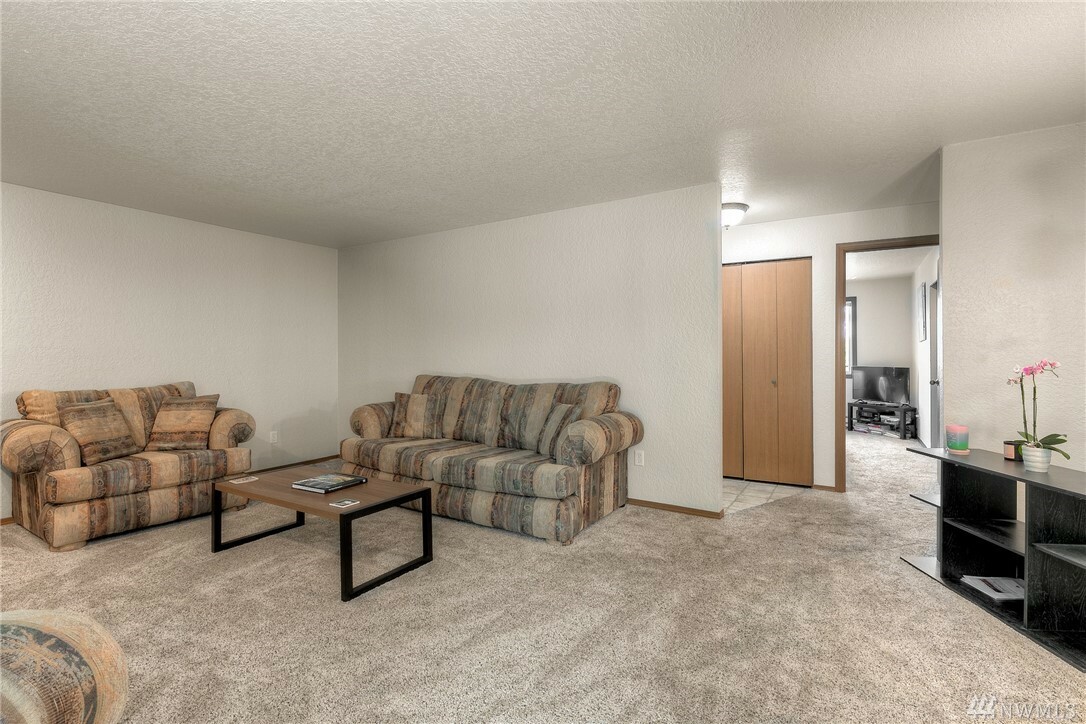 Property Photo: 15416 40th Ave W 30 WA 98087