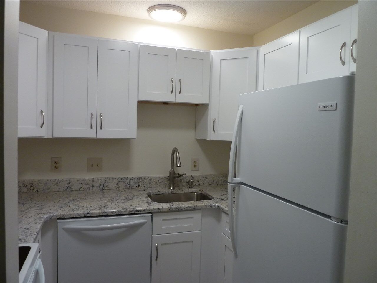 Property Photo:  4 Autumn Leaf Drive U15  NH 03060 